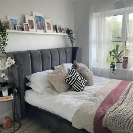 Guestready - Modern Top Floor 2-Bed Apartment In City Centre Parking * Dublin
